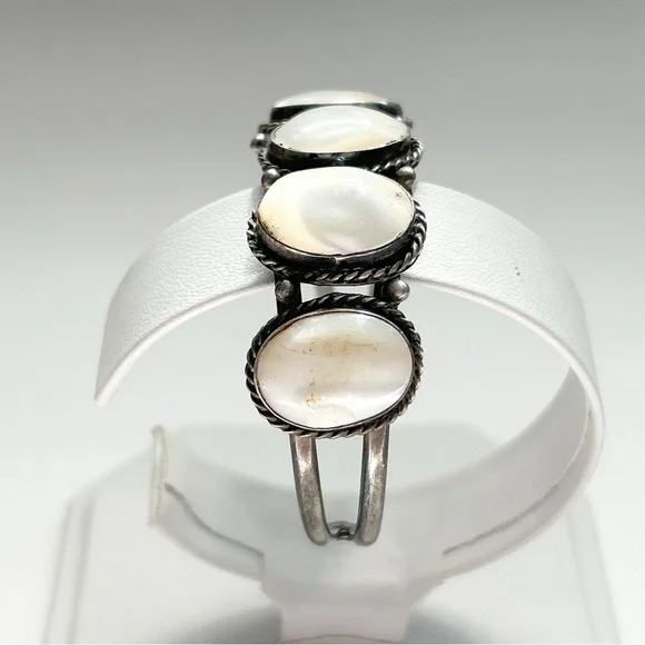 Vintage Southwestern Mother of Pearl Sterling Silver Cuff Bracelet - Picture 7 of 14